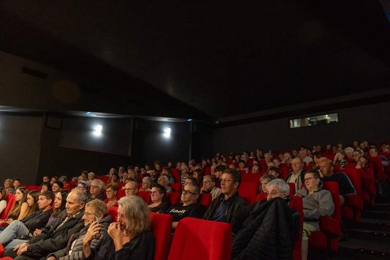 Présentation du documentaire La Beauté du Mars en salle de cinéma